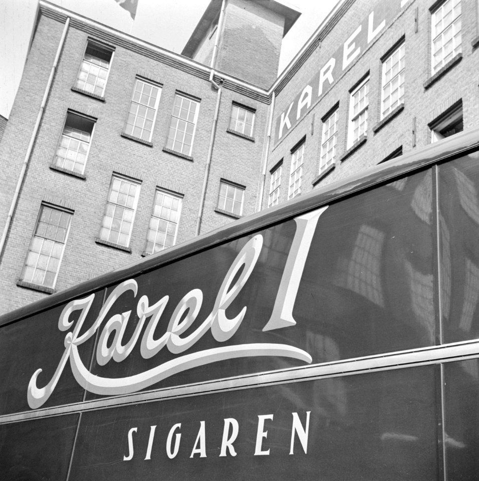 Fabriekspui met opschrift Karel I sigaren (Tongelresestraat), Bestanddeelnr 255-8432