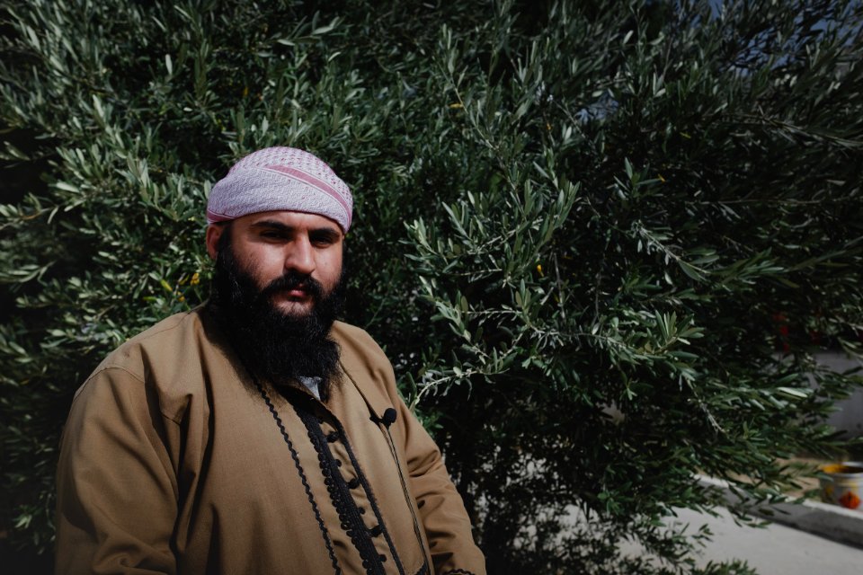 Ezidi religious leader Mam Fakher in June of 2019 in Shingal, performing a pray toward the sunlight 01