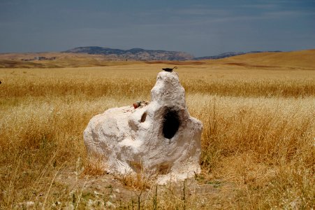 Ezidi cemetery near Jerwan archaeological site, part of Neo-Assyrian king Sennacherib's canal system 04