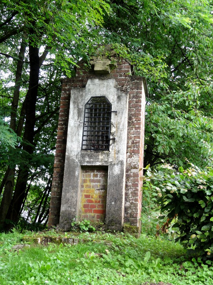 Féron (Nord, Fr) chapelle Pont-de-Sains bois du Fresseau