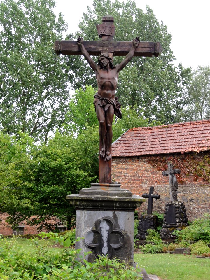 Féron (Nord, Fr) calvaire au cimetière