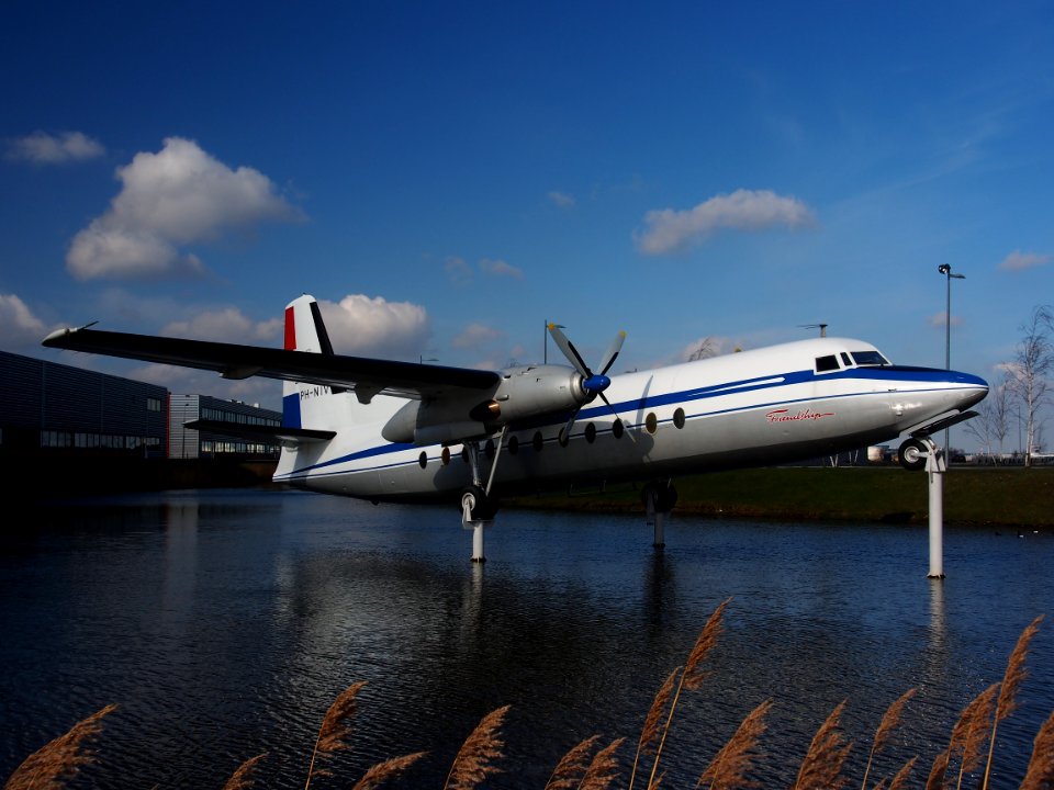 F27 Friendschip PH-NIV at Schiphol pic4