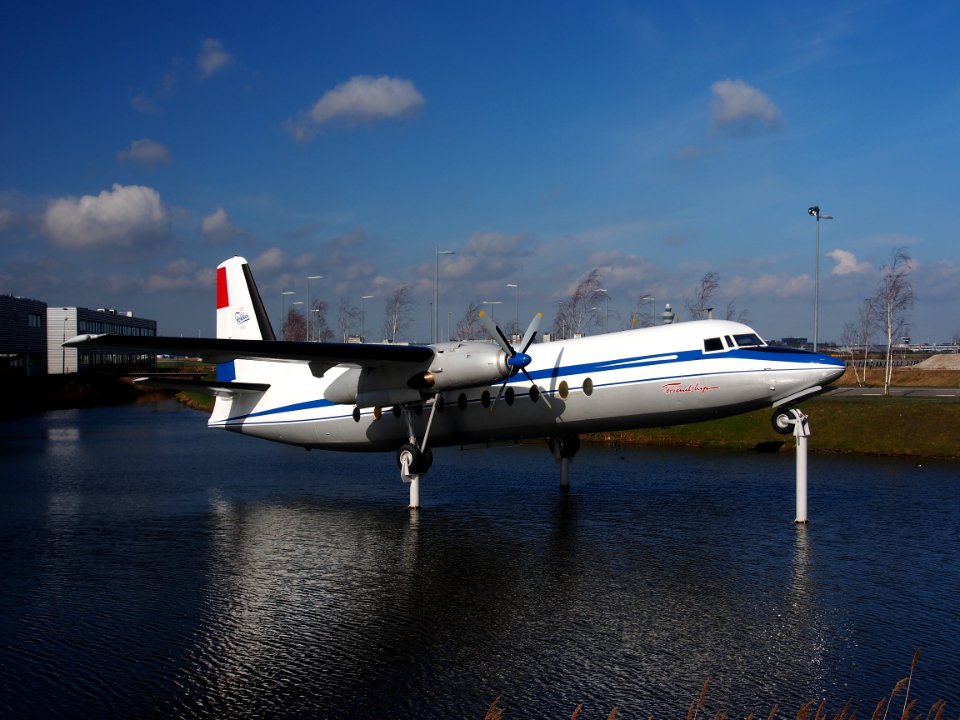 F27 Friendschip PH-NIV at Schiphol pic1