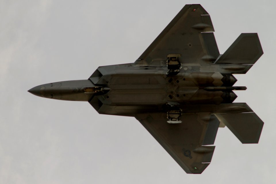 F-22 Final Approach 4