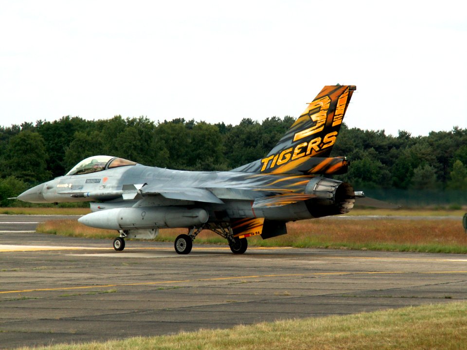 F16 RBAF FA-94 at Kleine Brogel Airforce base pic2