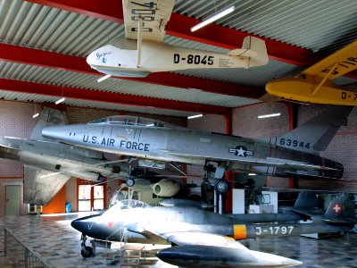 F-100 Super Sabre 63944