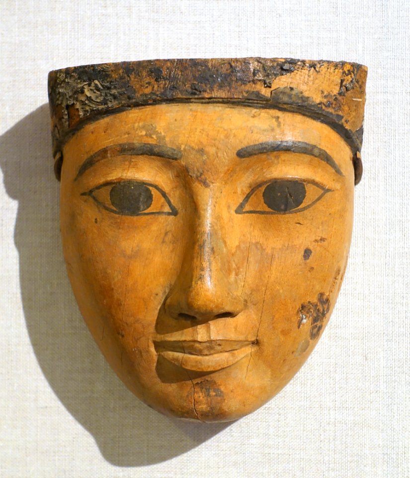 Face from a coffin, Luxor, the Ramesseum, ERA, 1895-96, Third Intermediate Period, Dynasty 22, c. 945-715 BC, wood, pigment - Oriental Institute Museum, University of Chicago - DSC07804