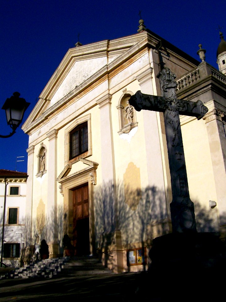 Facciata parrocchiale Colognola ai Colli