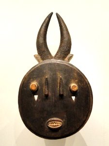 Face Mask (Kple Kple), Guinea Coast, Ivory Coast, Baule people, wood - Cleveland Museum of Art - DSC08721