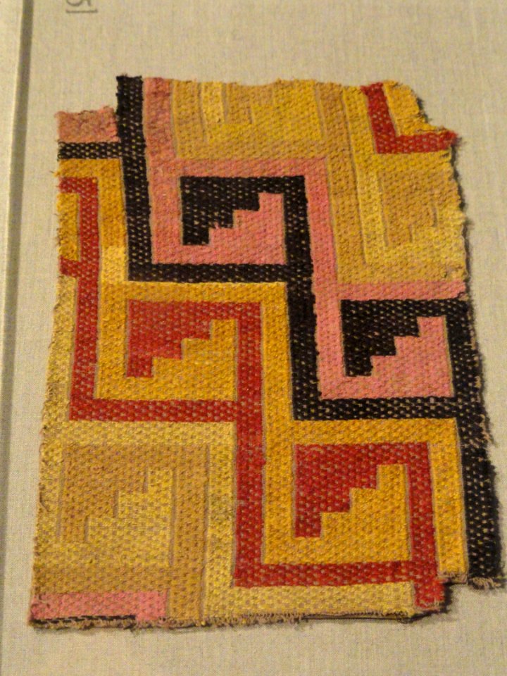 Fabric, ancient Peru - South American collection - Peabody Museum, Harvard University - DSC05720