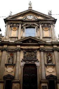 Facciata Santa Maria alla Porta, Milano