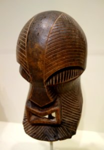 Face mask of the Kifwebe society, Democratic Republic of the Congo, Songye or Luba peoples, late 19th or early 20th century, wood - Cincinnati Art Museum - DSC04288