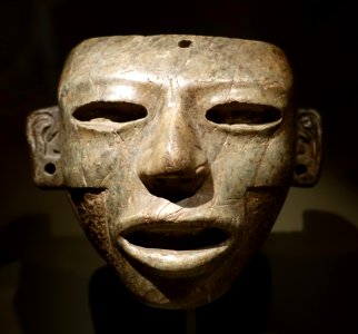 Face panel, Teotihuacan, Mexico state, Classic period, 200-750 AD, greenstone - Dallas Museum of Art - DSC04615