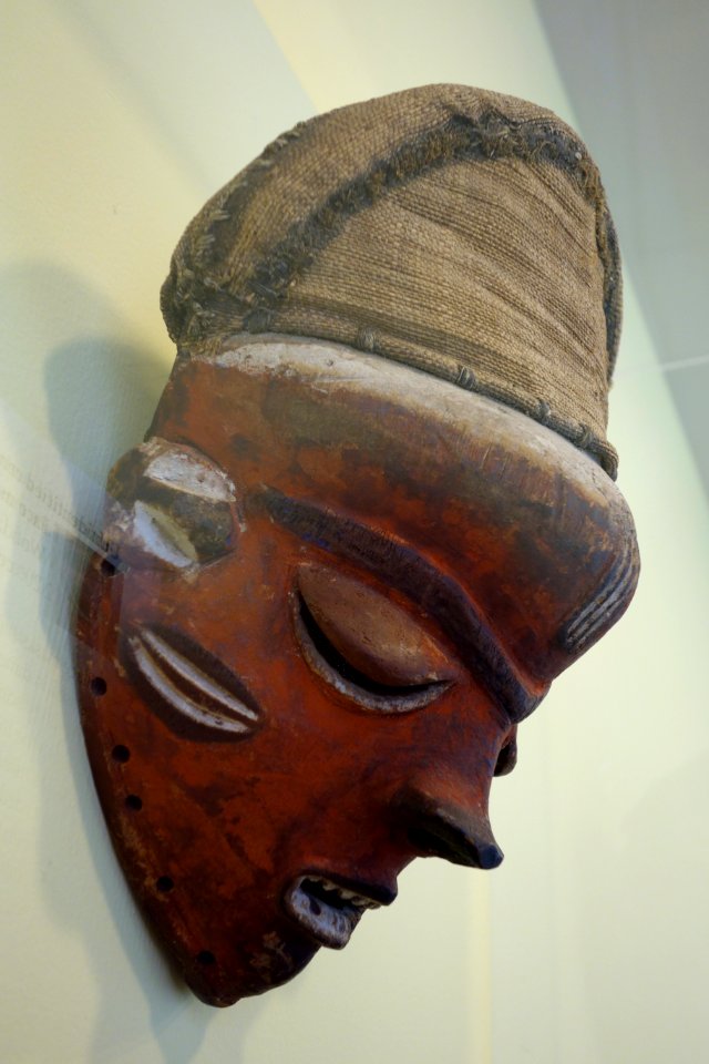 Face mask (mbuya), Pende people, DR Congo, wood, fiber, fabric, pigments - Fitchburg Art Museum - DSC08953
