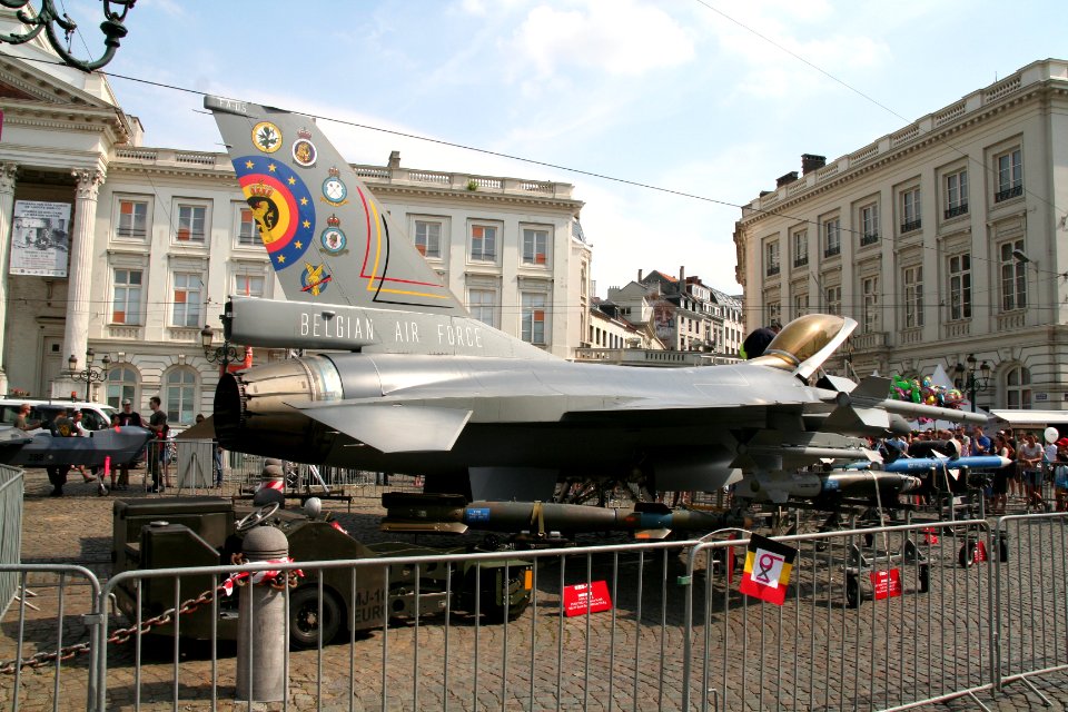 Fête nationale belge à Bruxelles le 21 juillet 2016 - Armée belge (Défense) 01