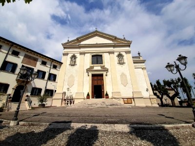 Facciata chiesa Monte 2020