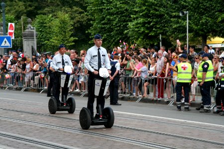 Fête nationale belge à Bruxelles le 21 juillet 2016 03 - Policiers belges en Segway photo