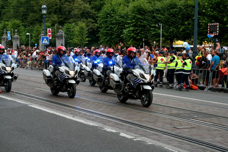 Fête nationale belge à Bruxelles le 21 juillet 2016 - Moto de la police belge lors du défilé national 03