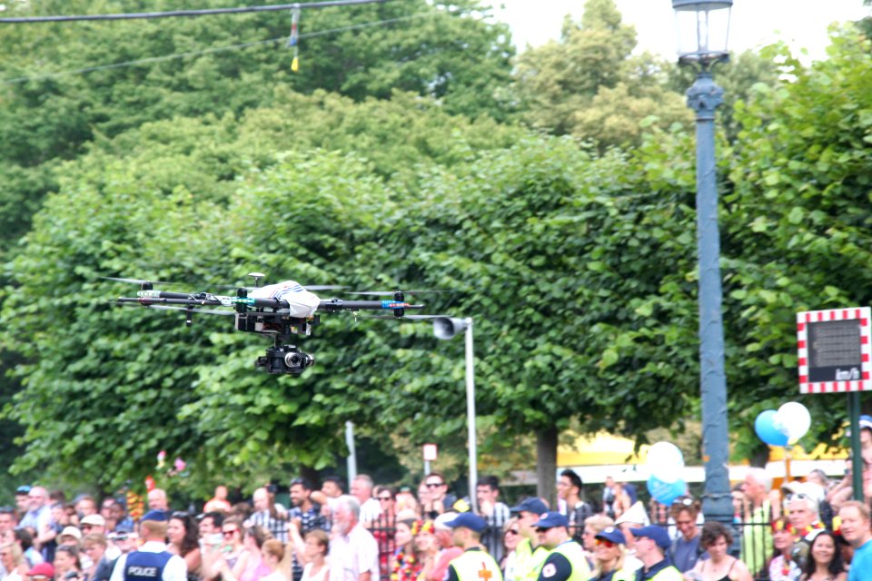 Fête nationale belge à Bruxelles le 21 juillet 2016 - Drone de la police belge - Drone of the belgian police 02