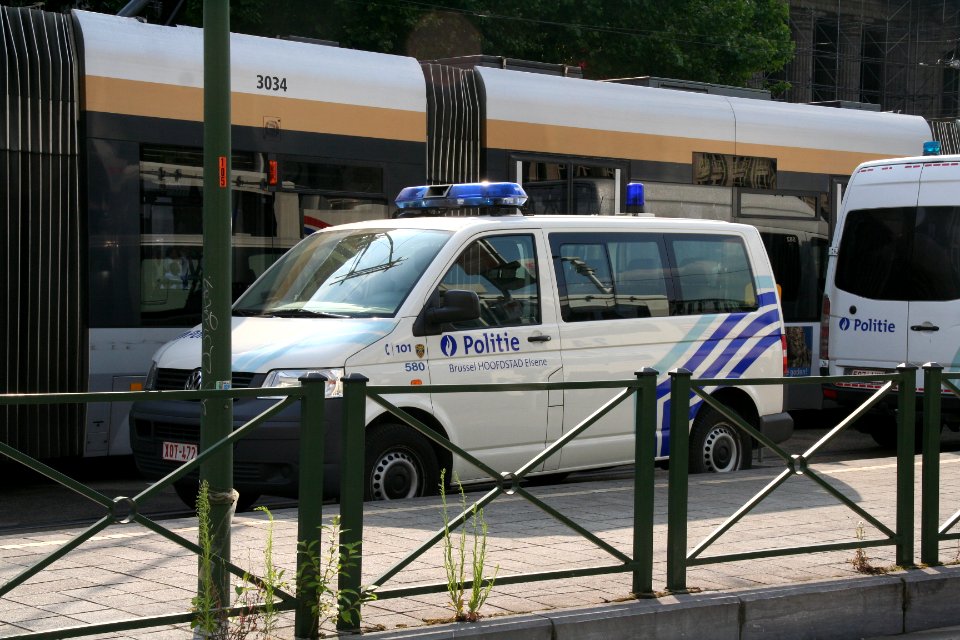 Fête nationale belge à Bruxelles le 21 juillet 2016 - Véhicule de la police belge 26 - VW Transporter