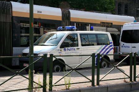 Fête nationale belge à Bruxelles le 21 juillet 2016 - Véhicule de la police belge 26 - VW Transporter