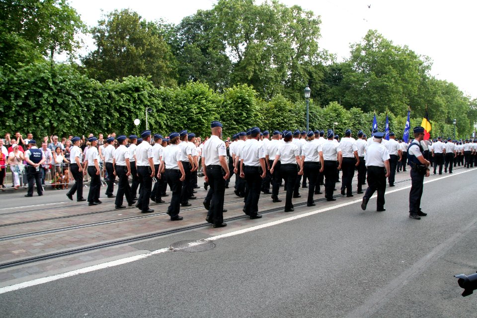 Fête nationale belge à Bruxelles le 21 juillet 2016 - Policiers belges lors du défilé 04