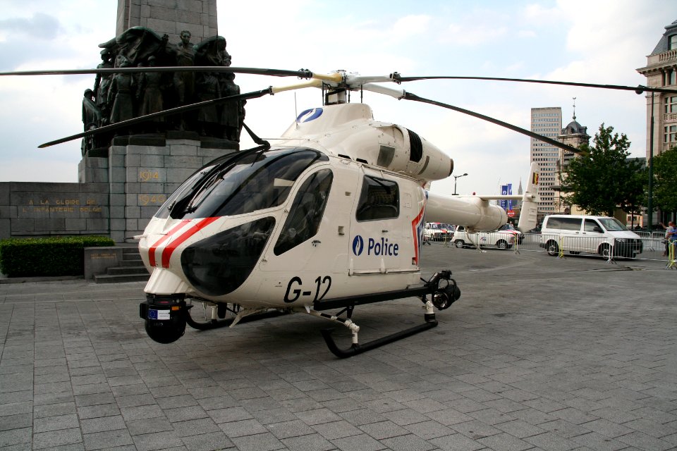 Fête nationale belge à Bruxelles le 21 juillet 2016 - Hélicoptère de la police belge - appui aérien
