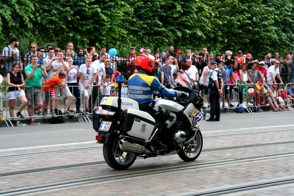 Fête nationale belge à Bruxelles le 21 juillet 2016 - Moto des douanes en Belgique - Customs services of Belgium 03