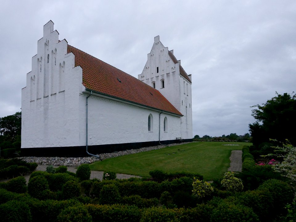 FønsKirkeAussenH2a