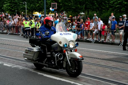 Fête nationale belge à Bruxelles le 21 juillet 2016 - Moto de la police belge lors du défilé national 02