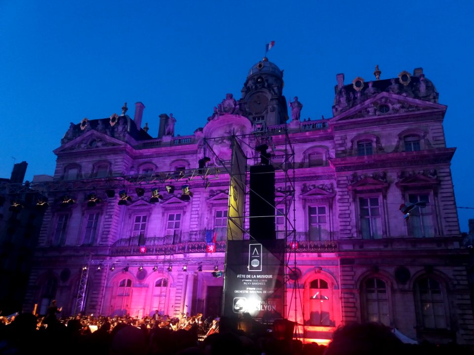 Fête de la musique 2018 à Lyon - Place des Terreaux - Orchestre National de Lyon - Rose