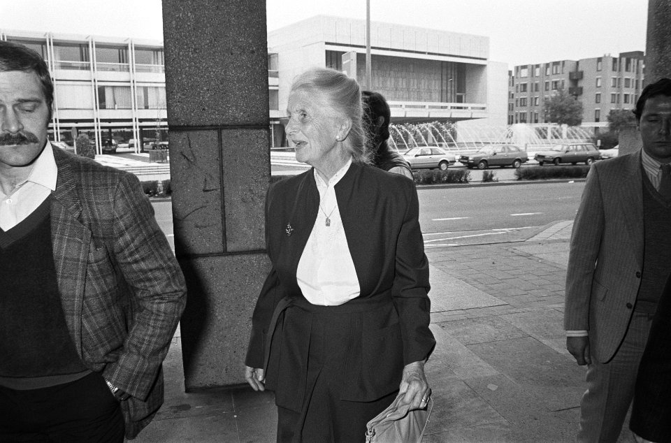 F. Rost van Tonningen-Heubel, weduwe van voormalig NSB-leider, voor aanvang hoge, Bestanddeelnr 933-7777