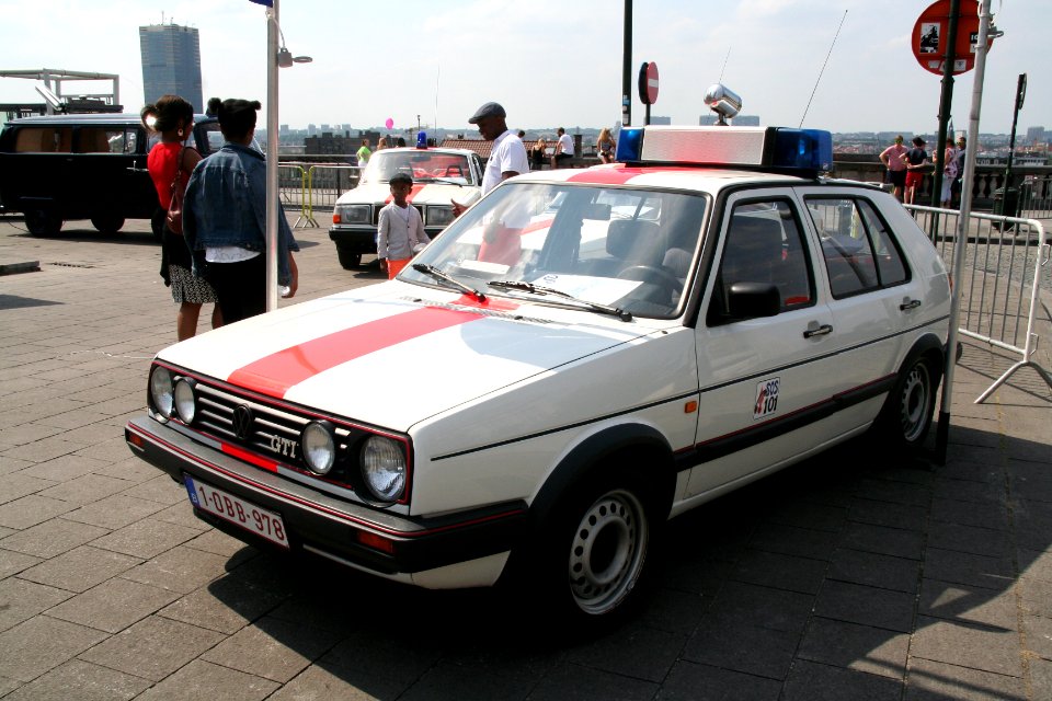 Fête nationale belge à Bruxelles le 21 juillet 2016 28 - Volkswagen VW Golf GTI de l'ancienne gendarmerie belge