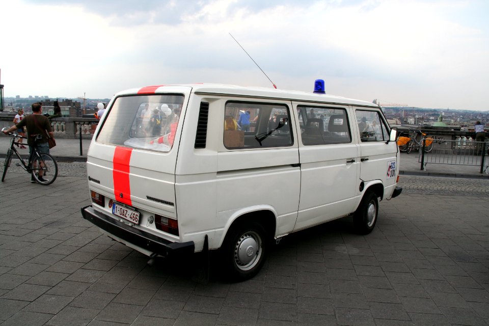 Fête nationale belge à Bruxelles le 21 juillet 2016 10 - Véhicule de l'ancienne gendarmerie belge - VW Combi