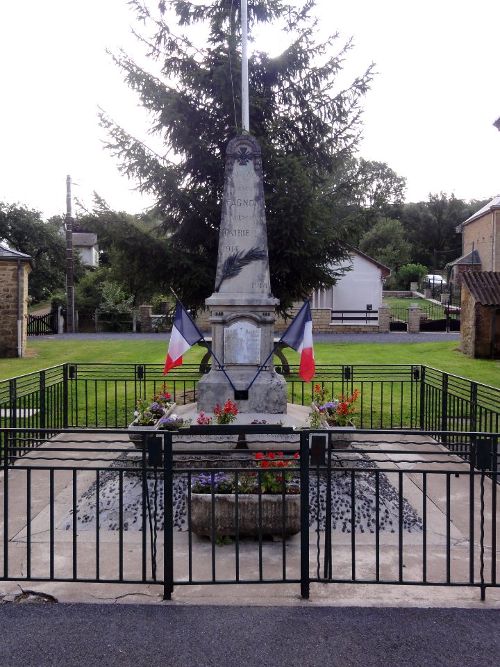 Fagnon (Ardennes) monument aux morts