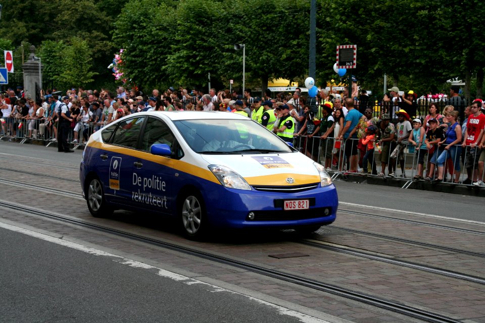 Fête nationale belge à Bruxelles le 21 juillet 2016 - Véhicule de la police belge 16 - Jobpol - Véhicule pour la promotion du recrutement