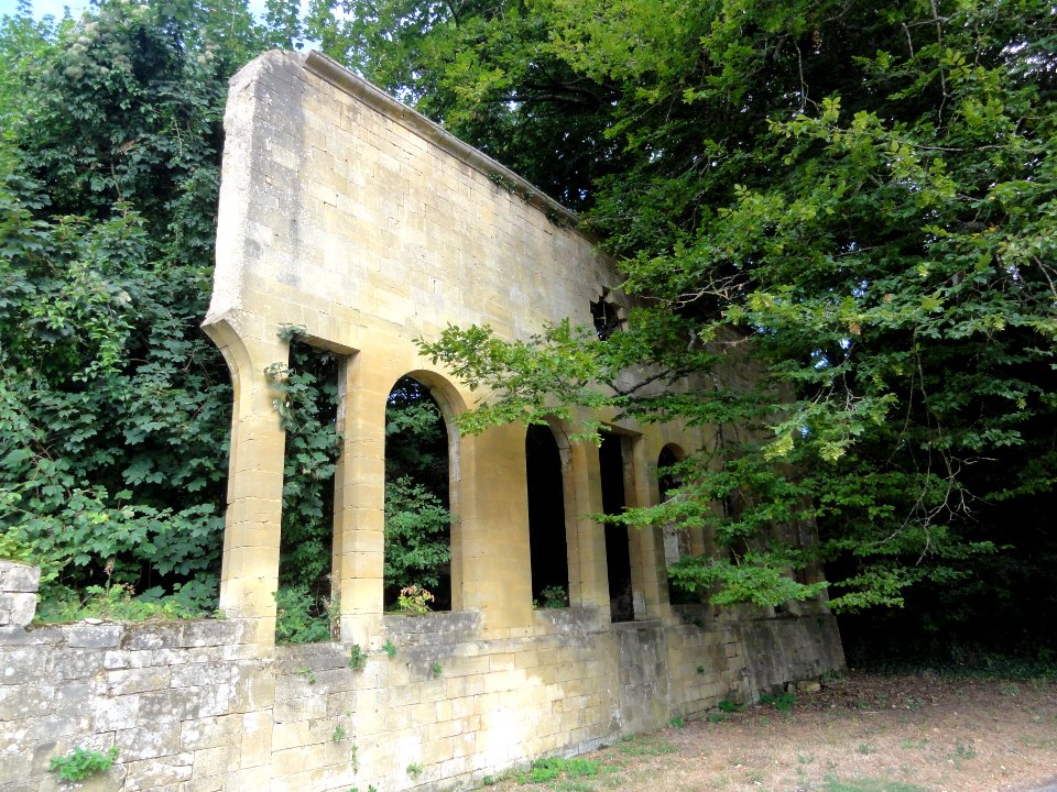 Fagnon (Ardennes) Abbaye Notre-Dame de Sept-Fontaines, vestige
