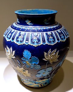 Fahua jar with lotus pond and heron design, China, Jingdezhen kiln, Ming dynasty, 15th century AD, color glazes within borders - Matsuoka Museum of Art - Tokyo, Japan - DSC07278
