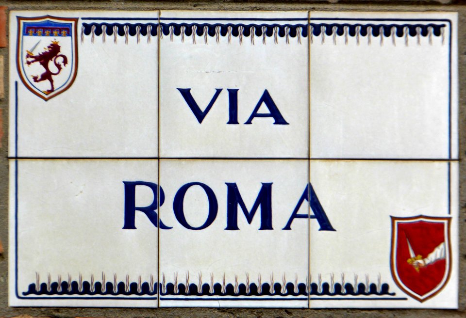 Faenza, stratnoma tabulo, via Roma, 1