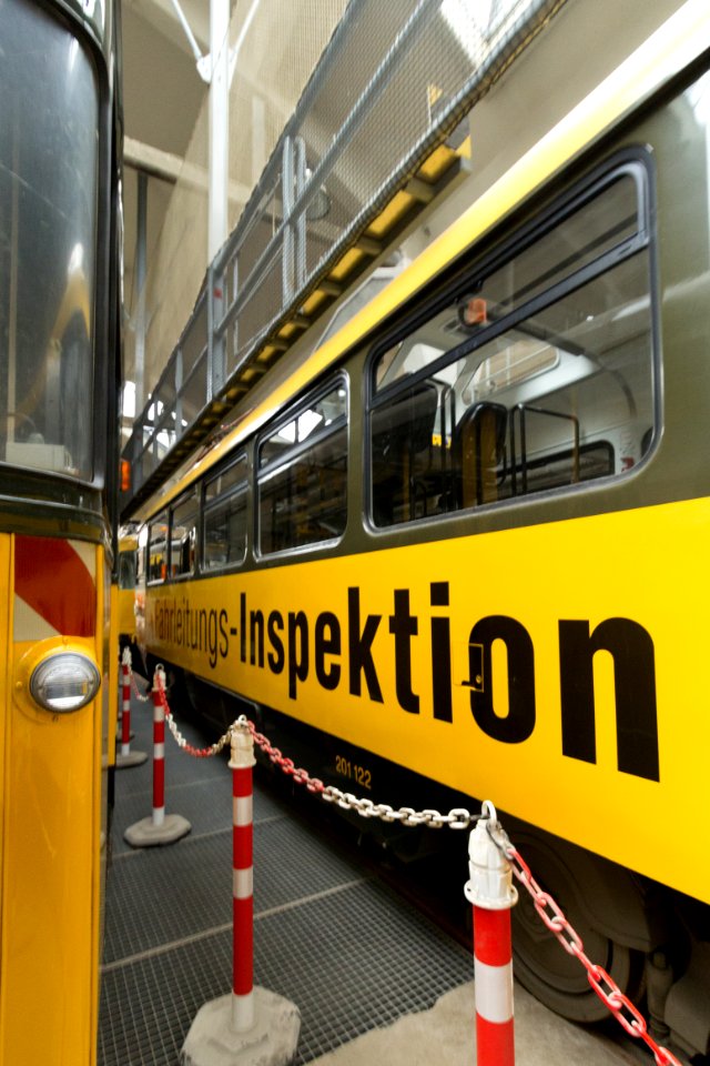 Fahrleitungs-Inspektion Wagen 201 122 im Betriebshof Waltherstraße (2)