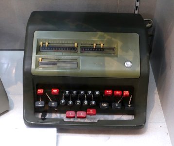Facit CA 1-13 calculator - Ridai Museum of Modern Science, Tokyo - DSC07632