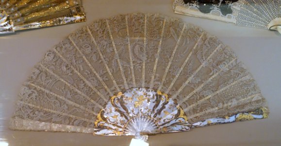 Fan, unidentified - Museo Nacional de Artes Decorativas - Madrid, Spain - DSC08182