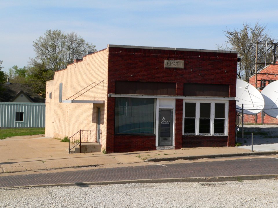 Falls City, Nebraska 120 W 18 from SW 1