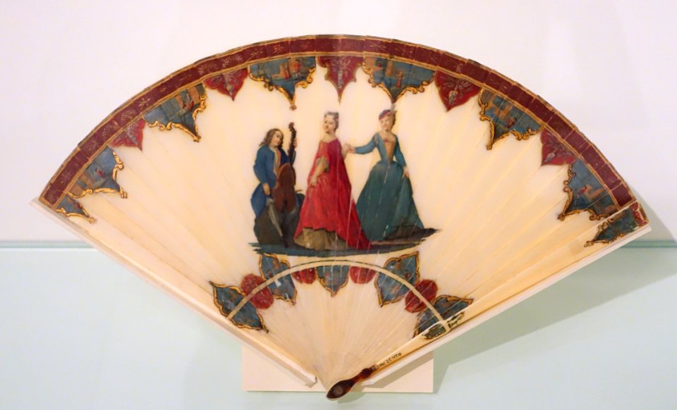 Fan, unidentified - Museo Nacional de Artes Decorativas - Madrid, Spain - DSC08369