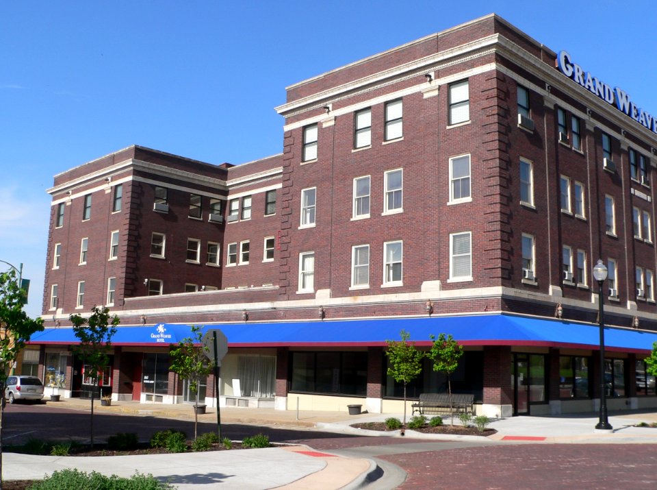 Falls City, Nebraska Grand Weaver Hotel from SW 1