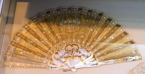 Fan, unidentified - Museo Nacional de Artes Decorativas - Madrid, Spain - DSC08183