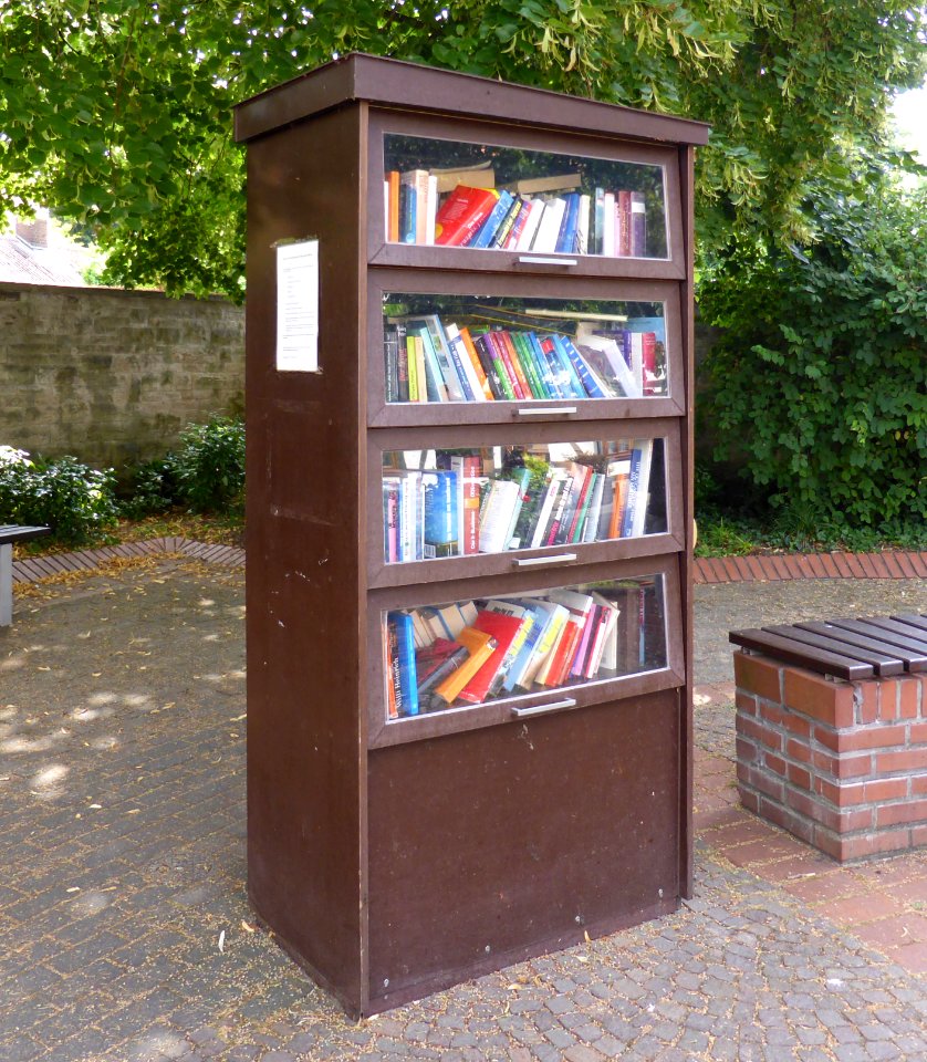 Fallersleben Bücherschrank