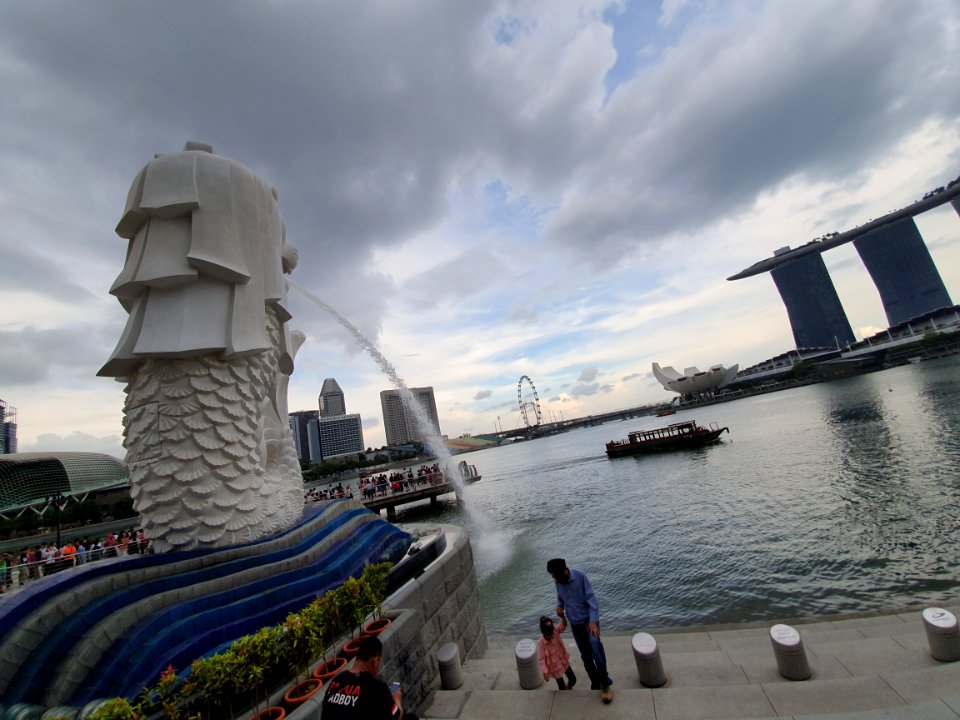 Family at Merlion