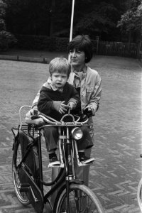 Familie Van Vollenhoven rond Paleis Het Loo, Bestanddeelnr 929-7460