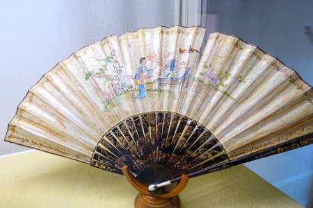 Fan, Japanese, 1700s, bird motifs made of feathers - Fan Room, Alcázar of Seville, Spain - DSC07321